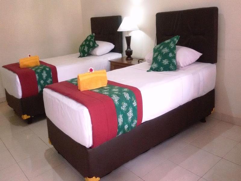 Lovina Beach Hotel Булеленг Экстерьер фото