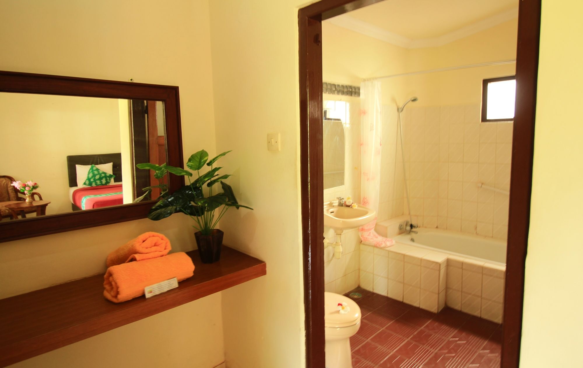 Lovina Beach Hotel Булеленг Экстерьер фото